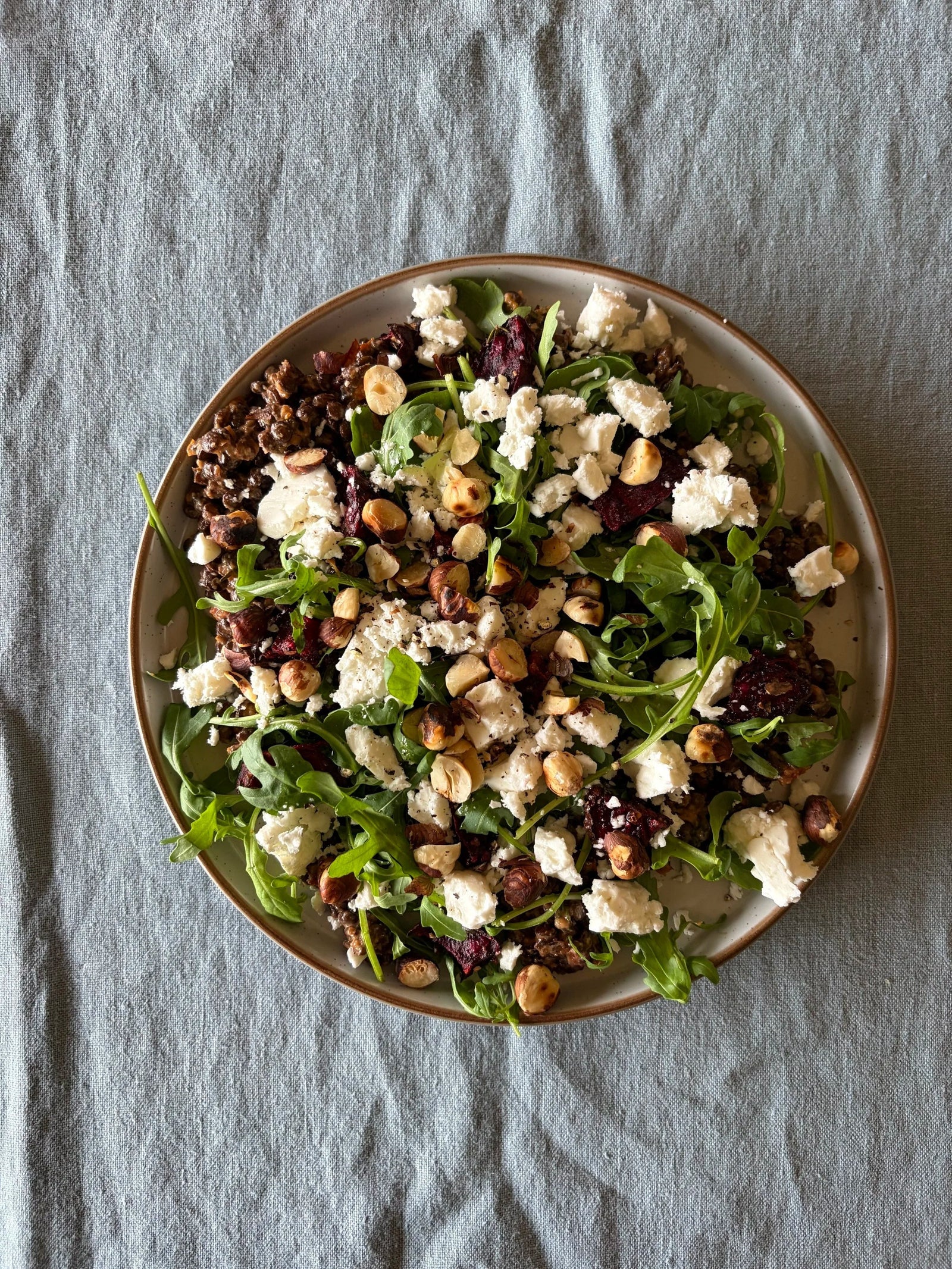 High fibre winter salad with beetroot, hazelnuts and greens